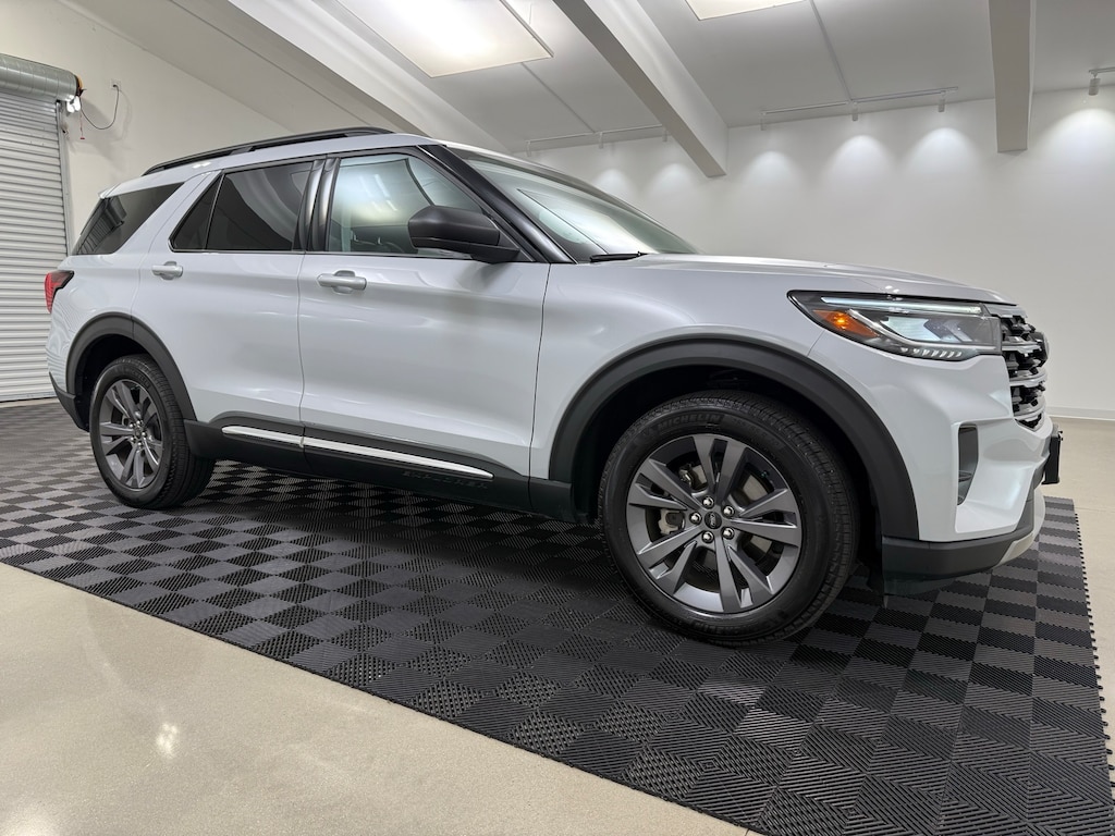 Used 2025 Ford Explorer Active SUV