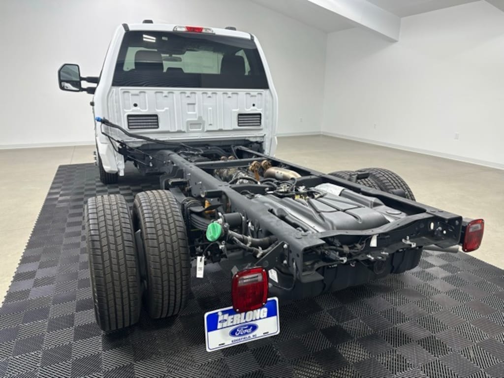 New 2023 Ford F-350SD XLT Chassis