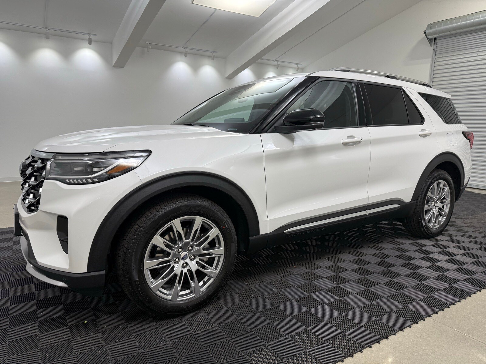 2026 Ford Explorer Platinum photo 3