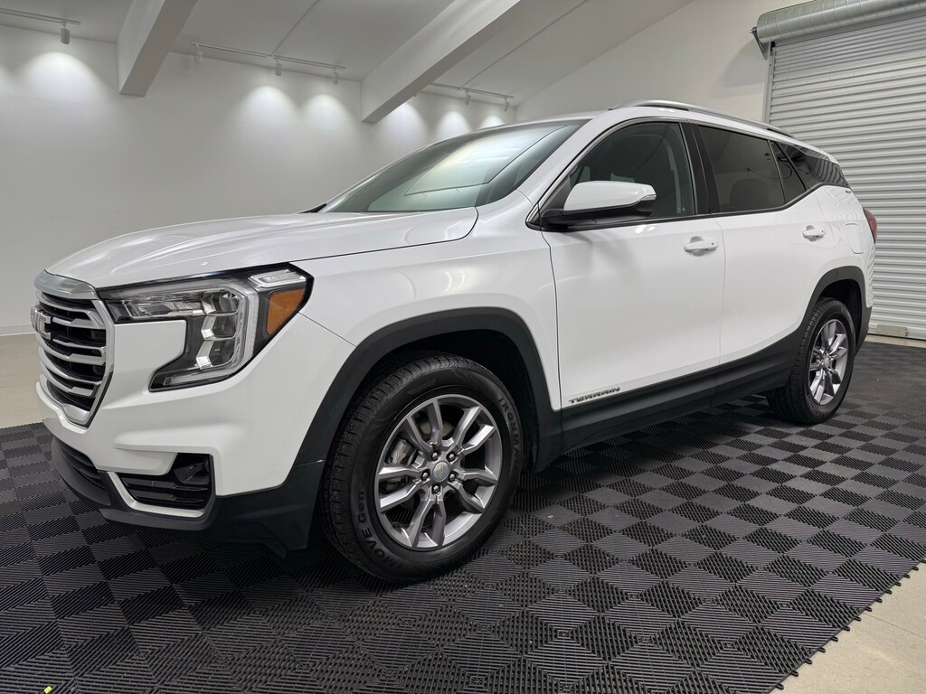 Used 2024 GMC Terrain SLT SUV