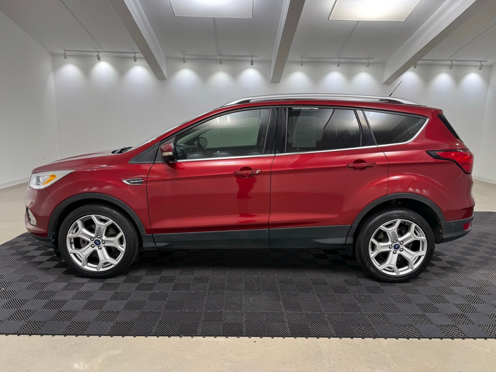 2019 Ford Escape Titanium photo 4