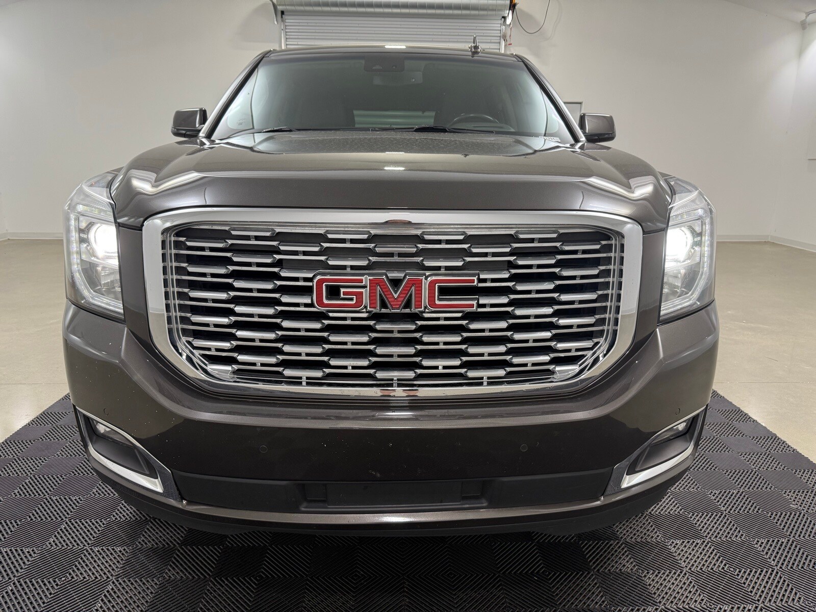2019 Gmc Yukon Denali photo 2