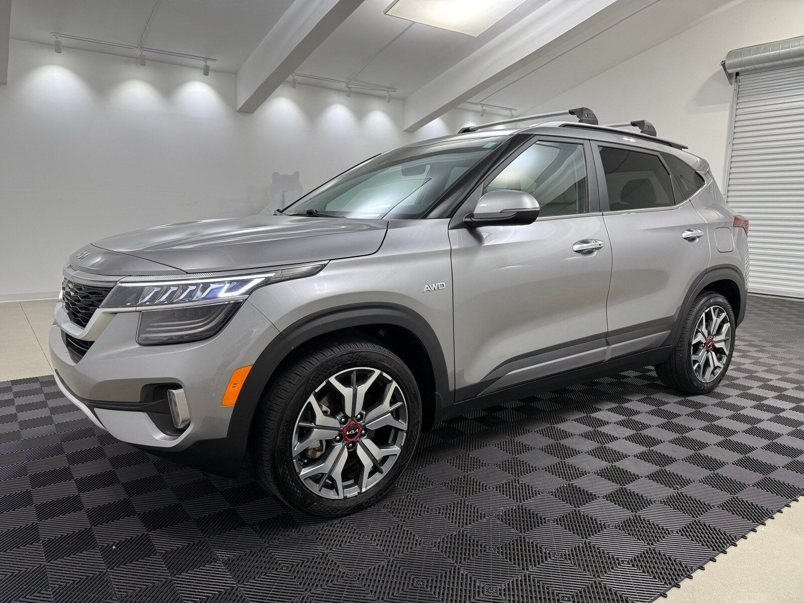 2023 Kia Seltos SX photo 3