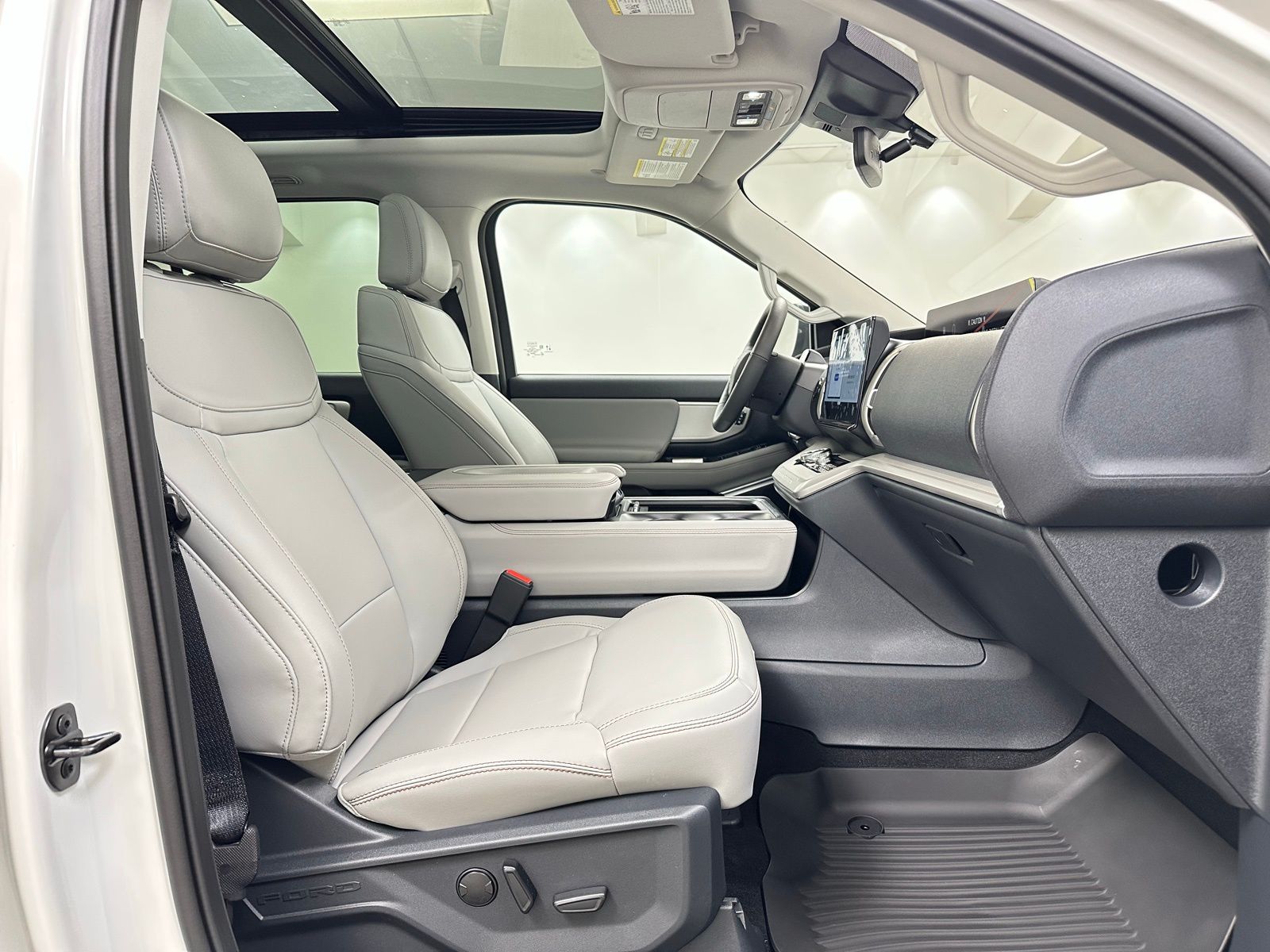2025 Ford Expedition MAX Active - Photo 18