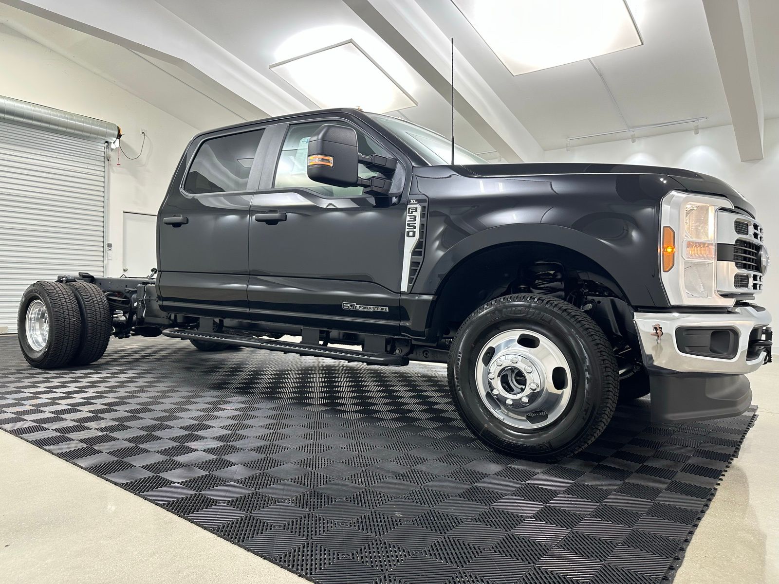2025 Ford F-350 Super Duty Chassis Cab