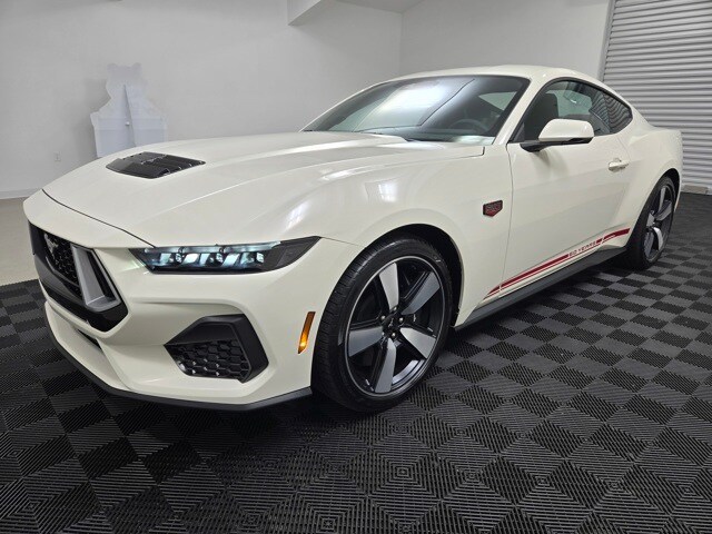 2025 Ford Mustang GT photo 3