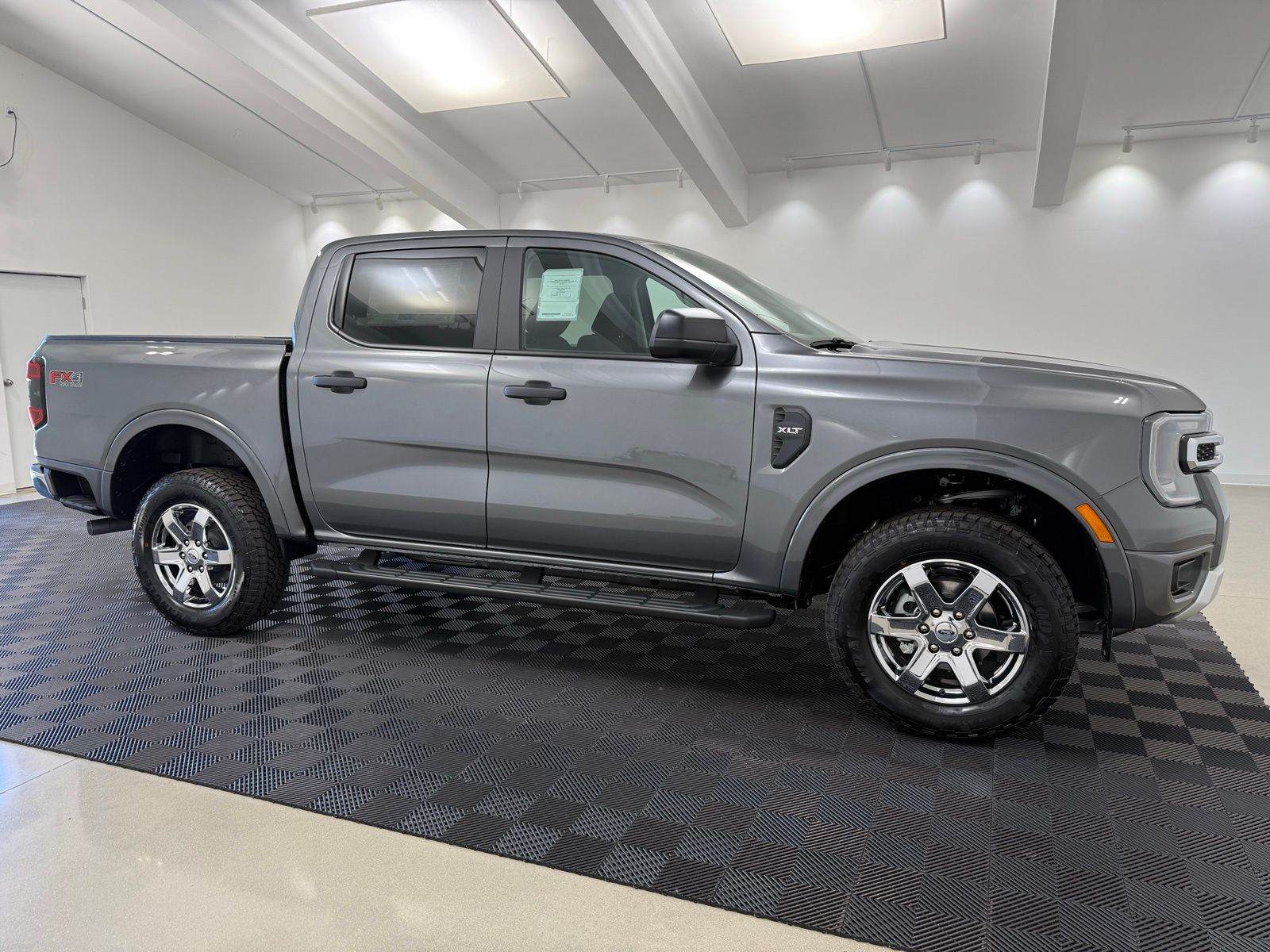 2025 Ford Ranger XLT 4x4 SuperCrew 5' Box's photo