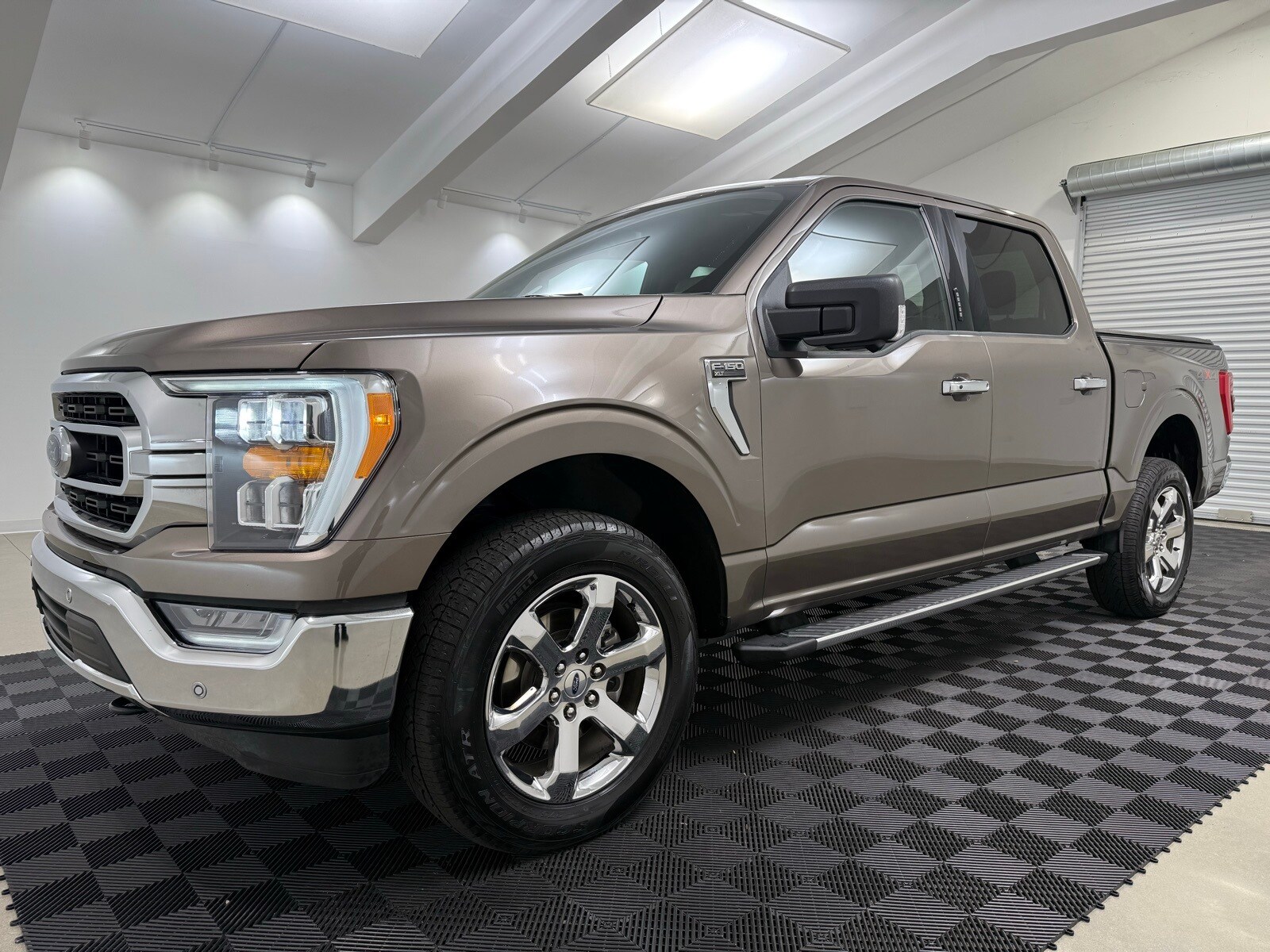 2023 Ford F-150 XLT photo 4