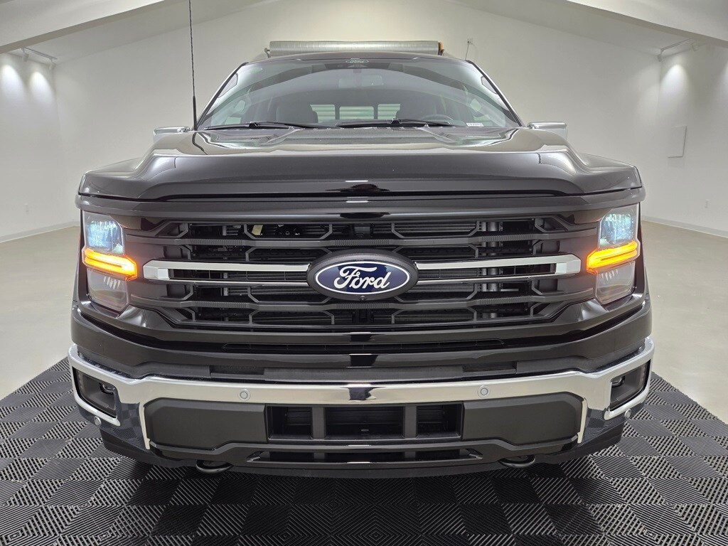2025 Ford F-150 XLT photo 3