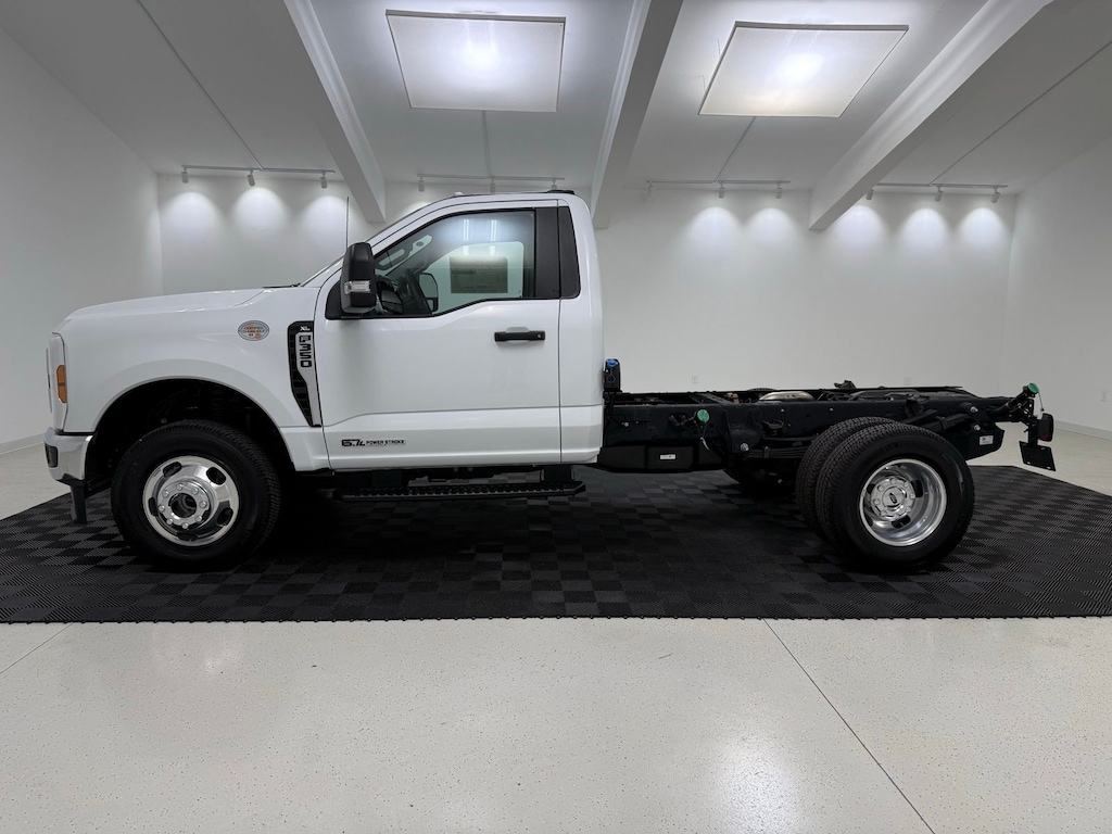 New 2025 Ford F-350SD XL Chassis