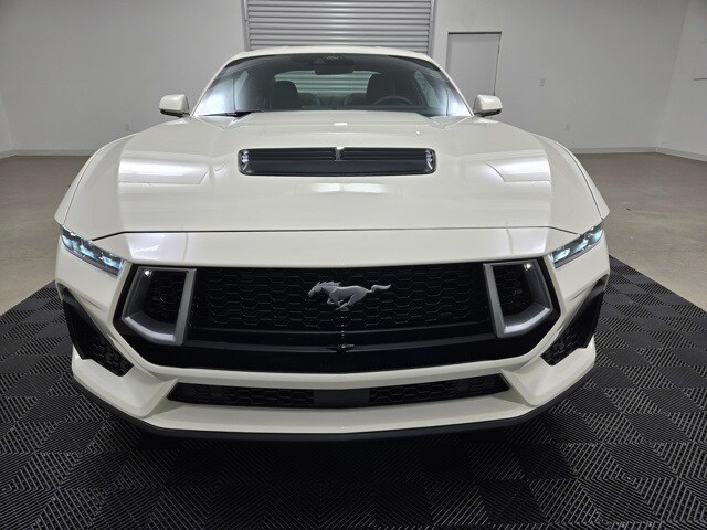 2025 Ford Mustang GT photo 2