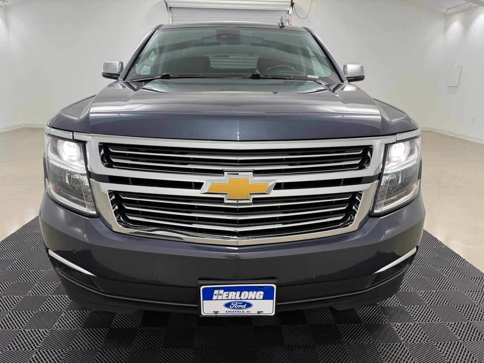 2020 Chevrolet Tahoe Premier photo 2