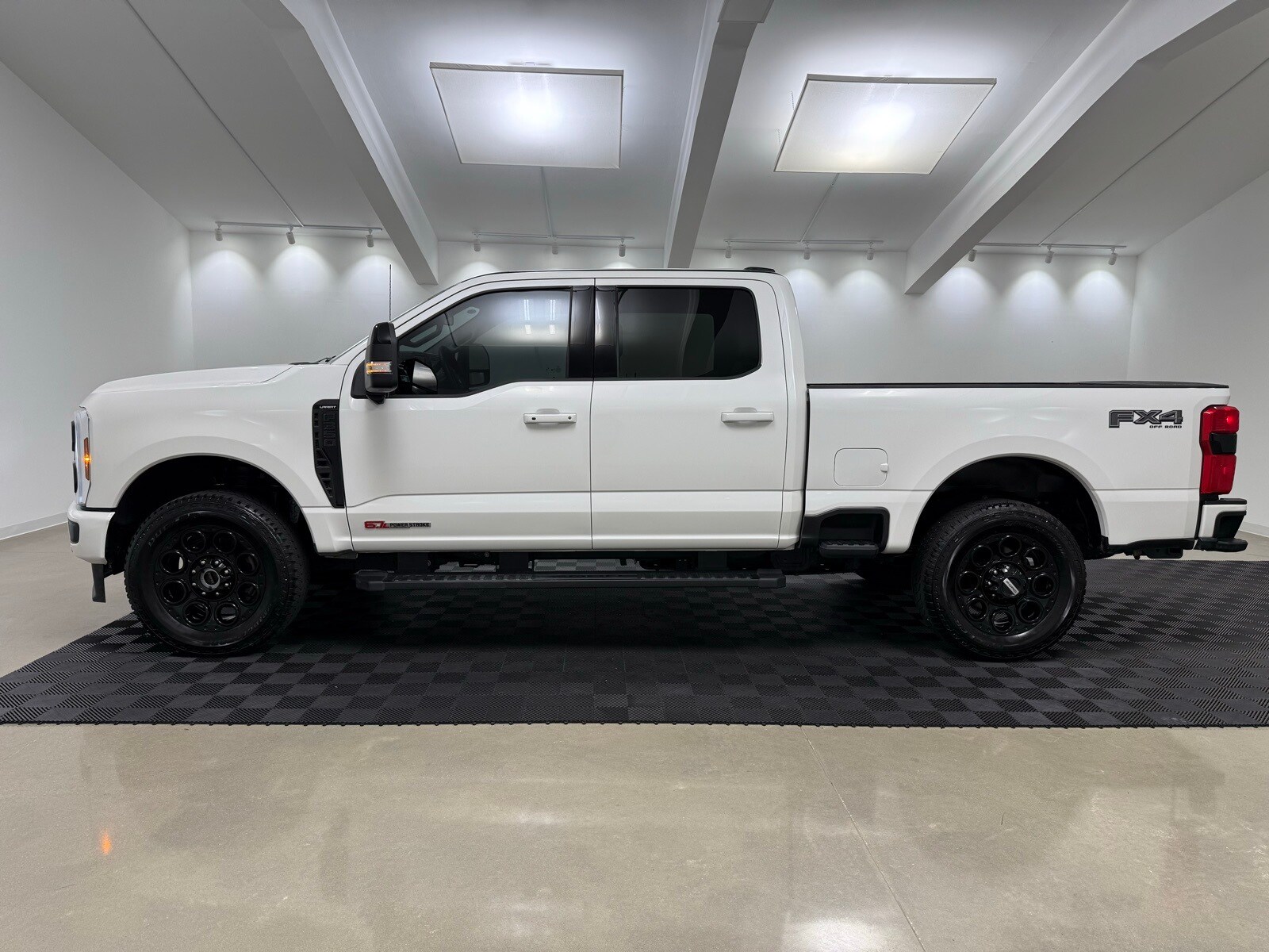2025 Ford F-350 photo 4