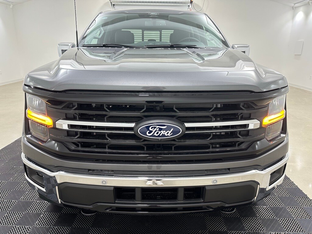 2025 Ford F-150 XLT photo 2