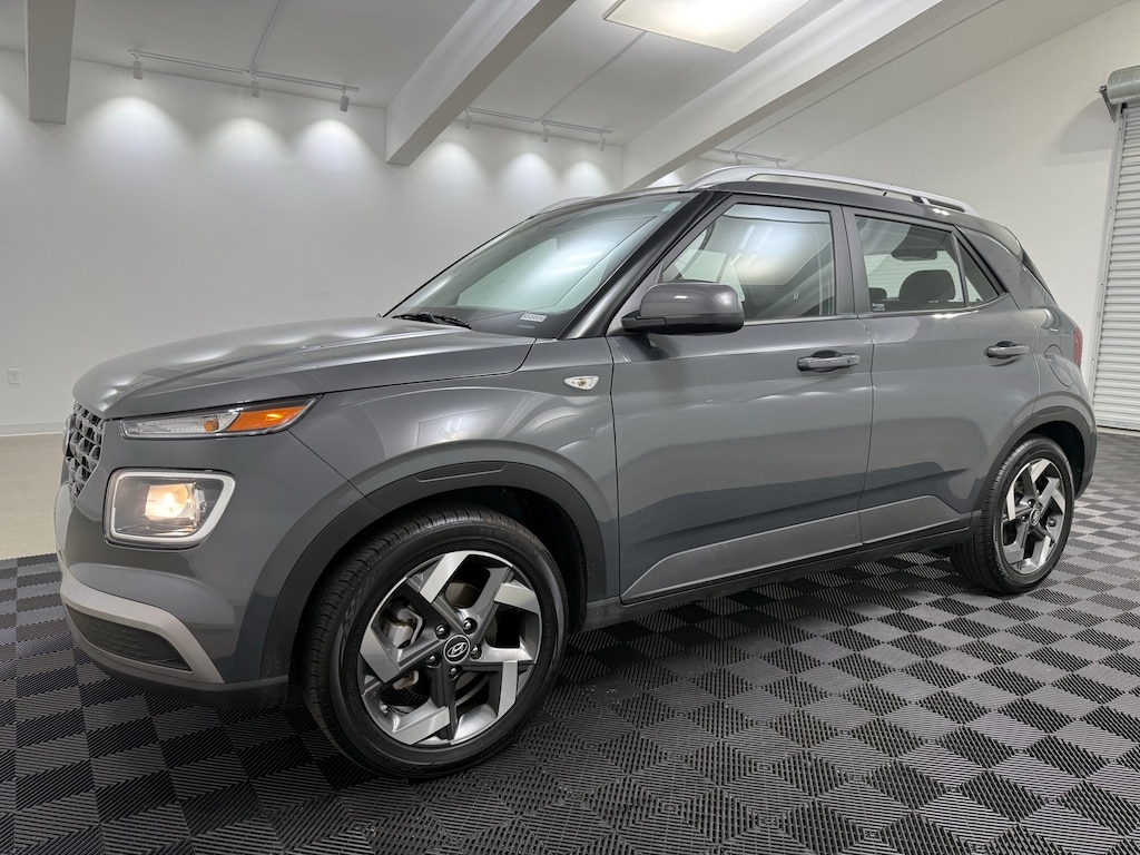 Used 2024 Hyundai Venue SEL SUV