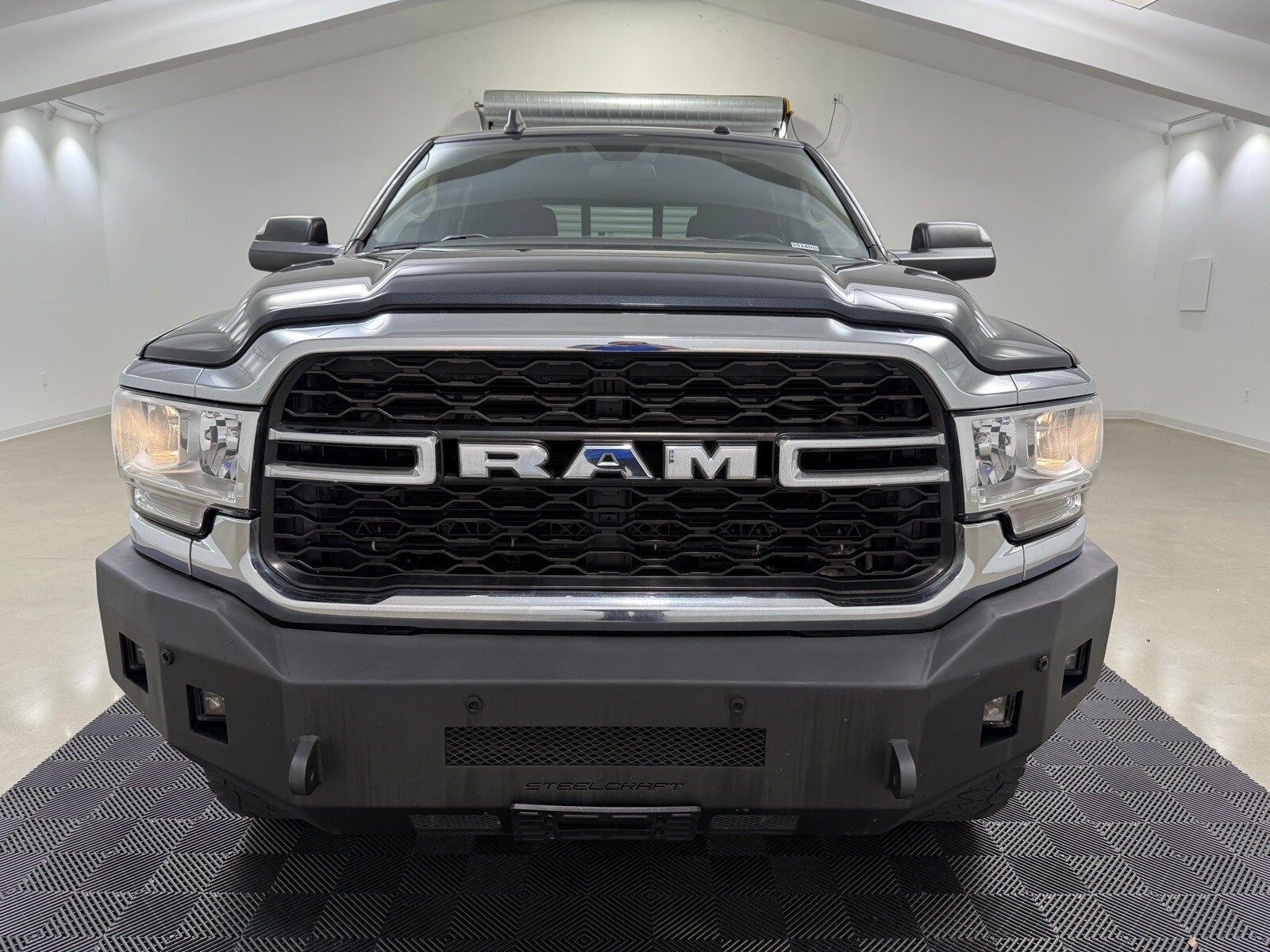 2020 Ram 2500 Tradesman photo 2