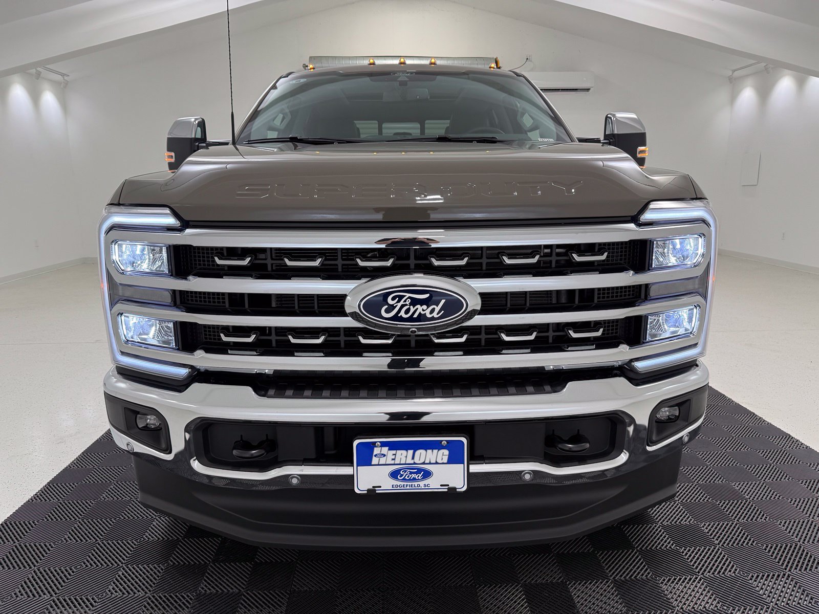 New 2027 Ford F-250SD Lariat Truck