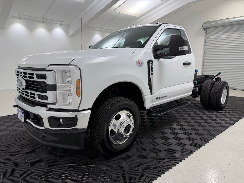 New 2025 Ford F-350SD XL Chassis