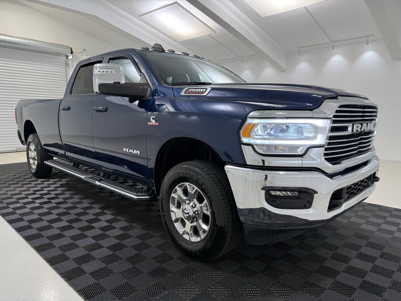 2024 RAM 3500 Laramie 4X4 Crew Cab LWB's photo