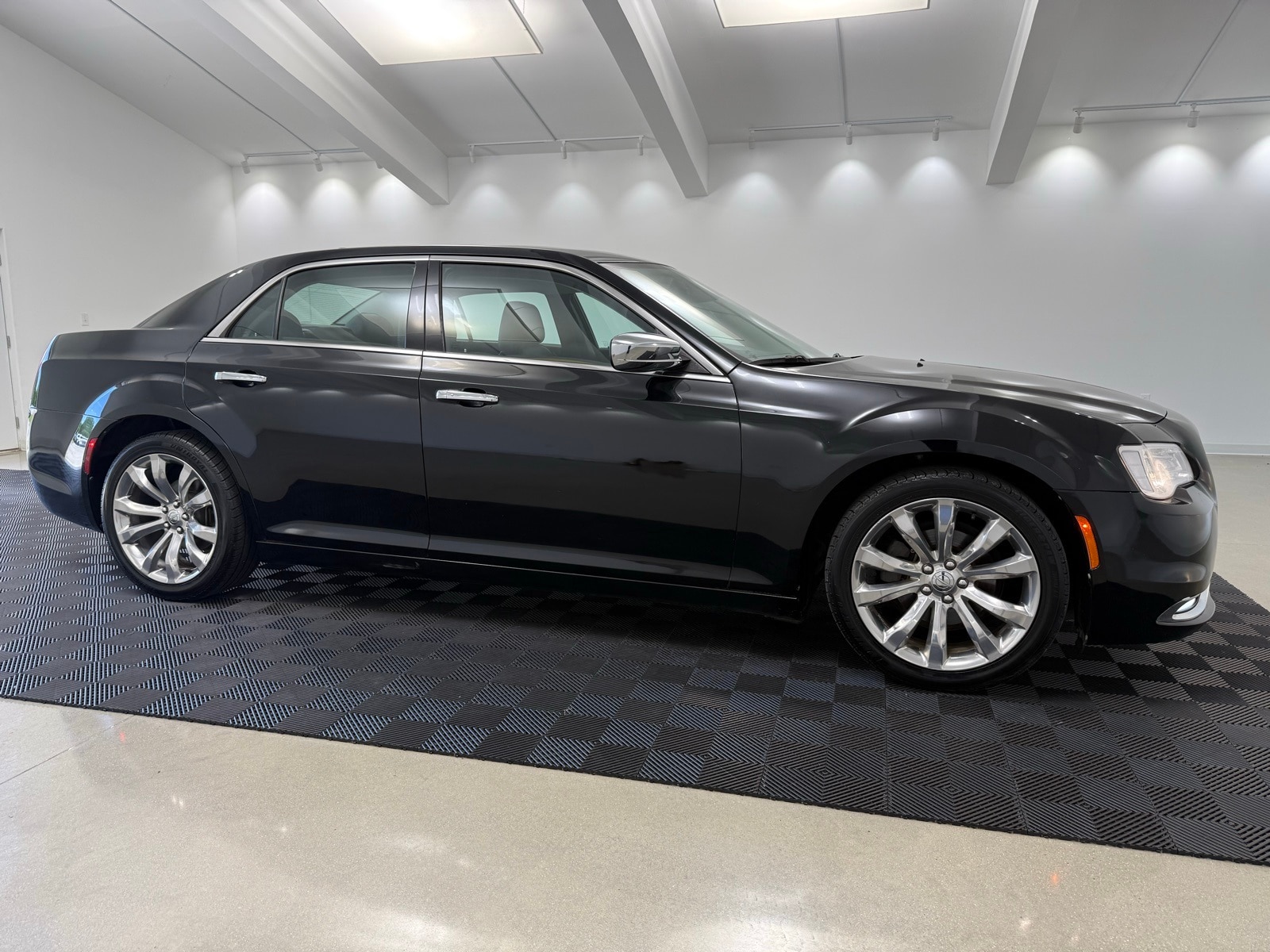2018 Chrysler 300