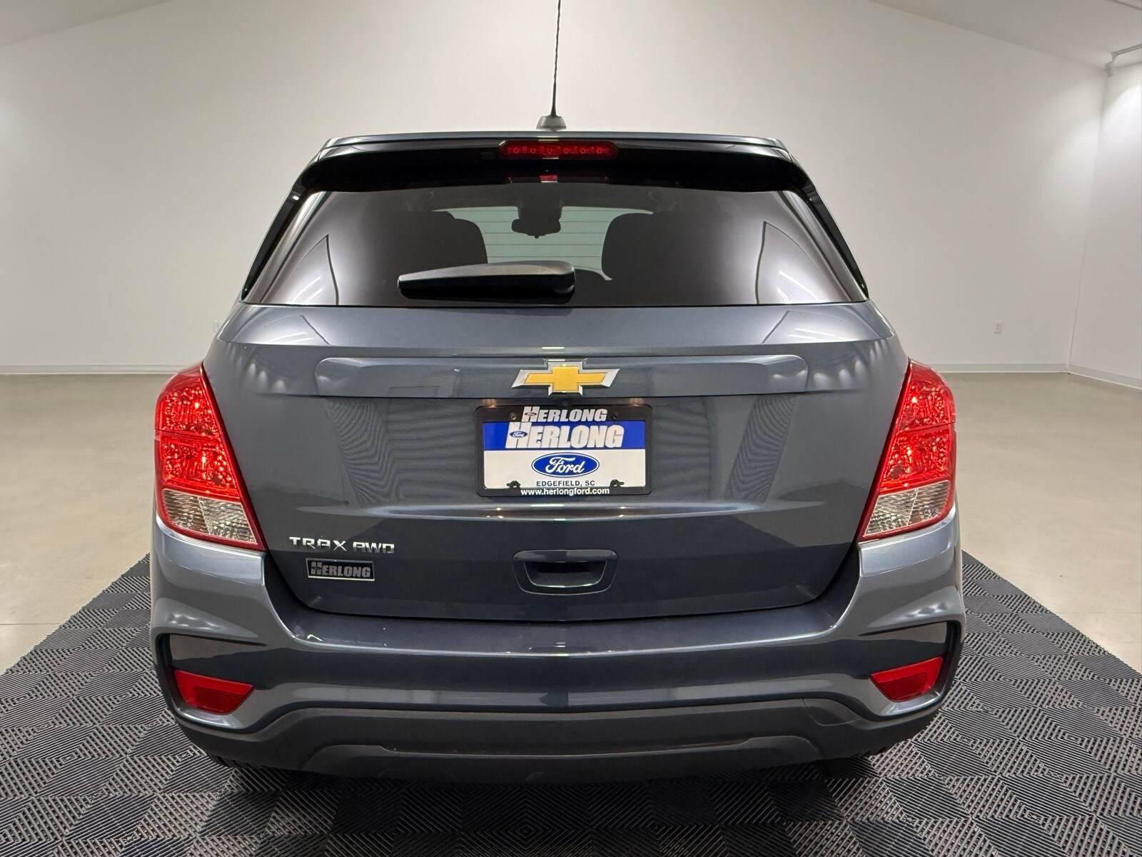 2022 Chevrolet Trax LS photo 4