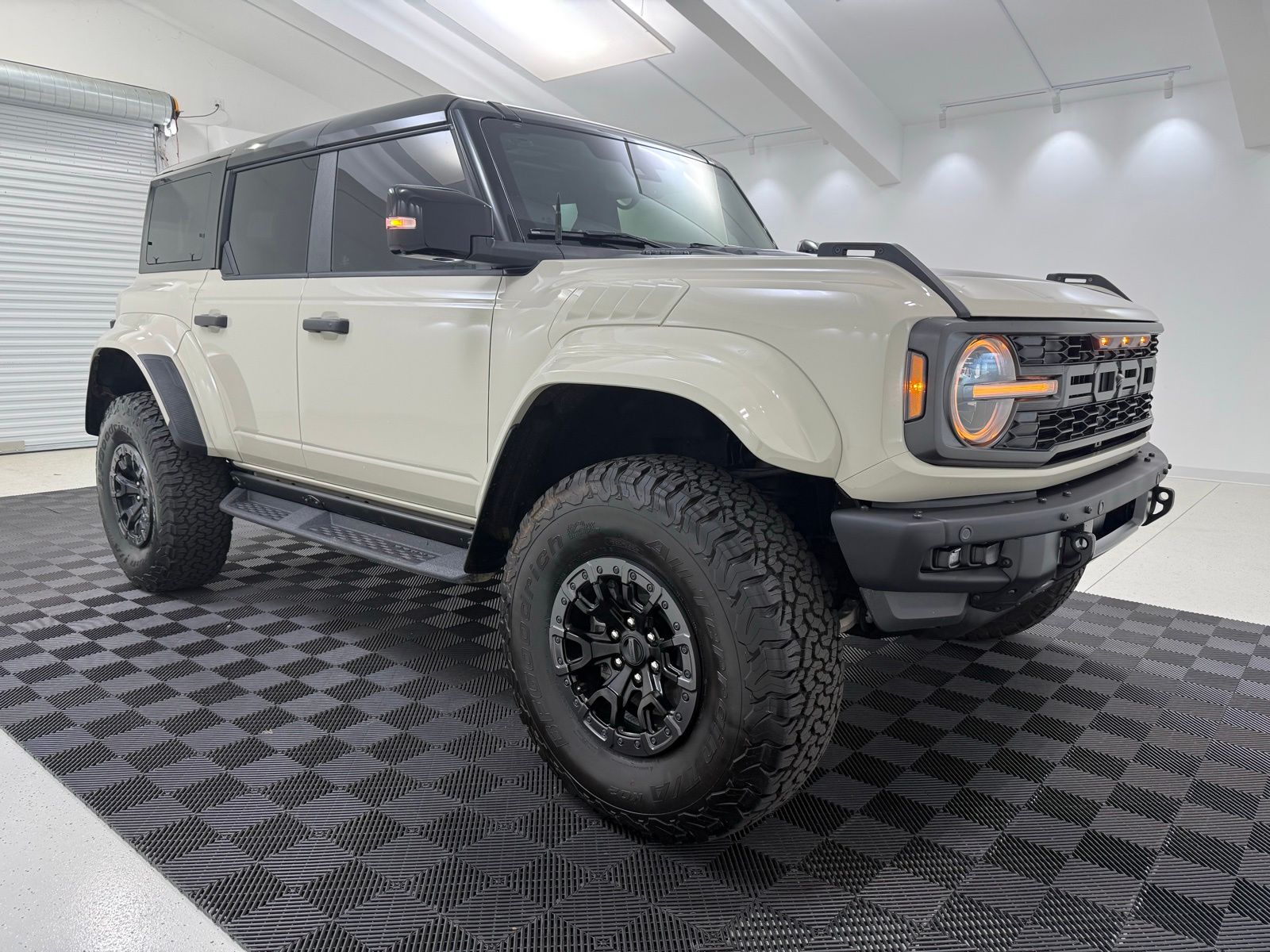 2025 Ford Bronco Raptor 4x4's photo