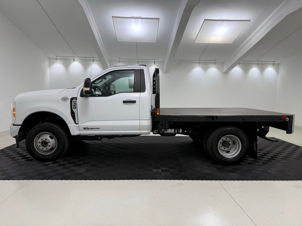 Used 2023 Ford F-350SD XLT Chassis