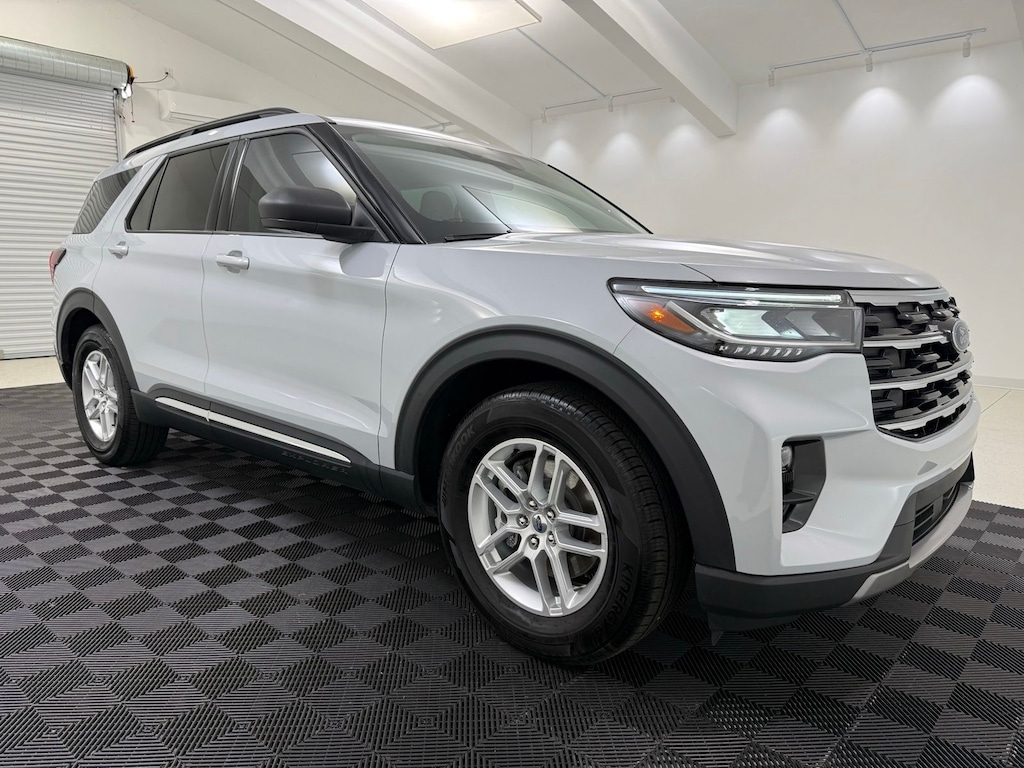 Used 2025 Ford Explorer Active SUV