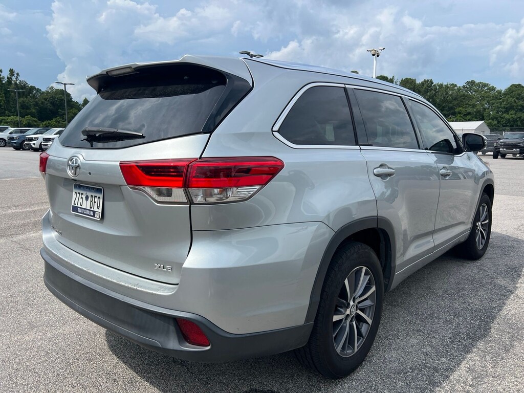 Used 2017 Toyota Highlander XLE SUV