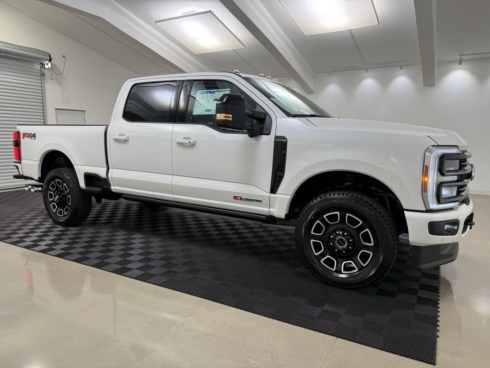2026 Ford F-250 Super Duty Platinum's photo