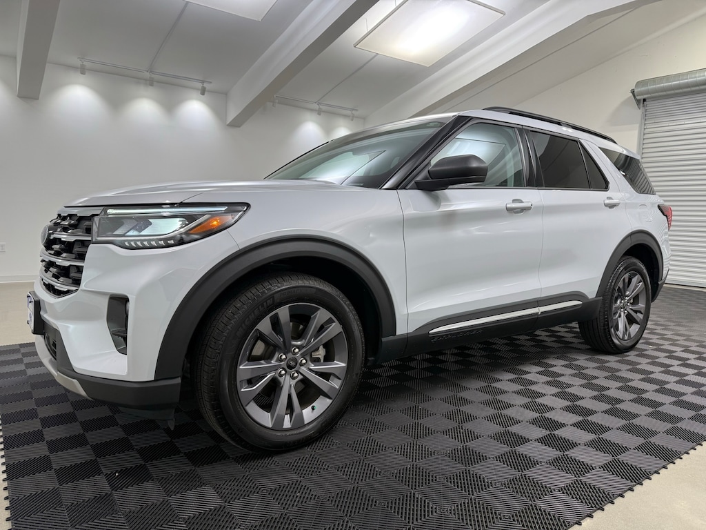 Used 2025 Ford Explorer Active SUV