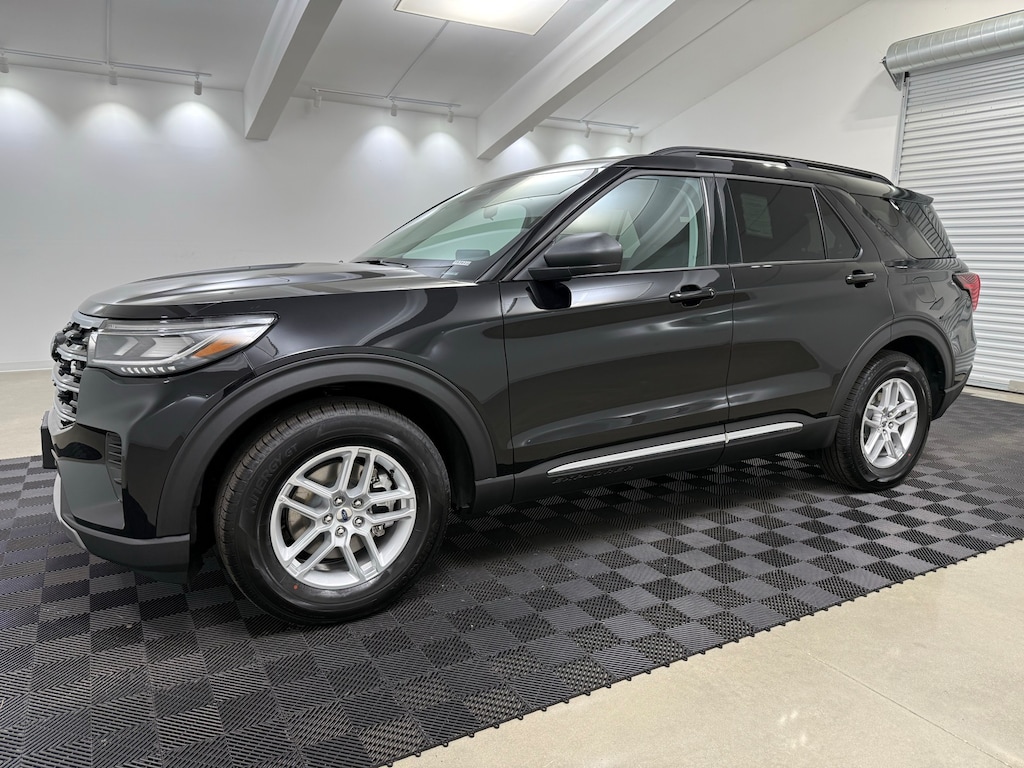 New 2025 Ford Explorer Active SUV