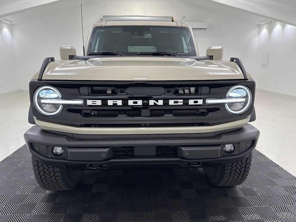 New 2026 Ford Bronco Outer Banks SUV