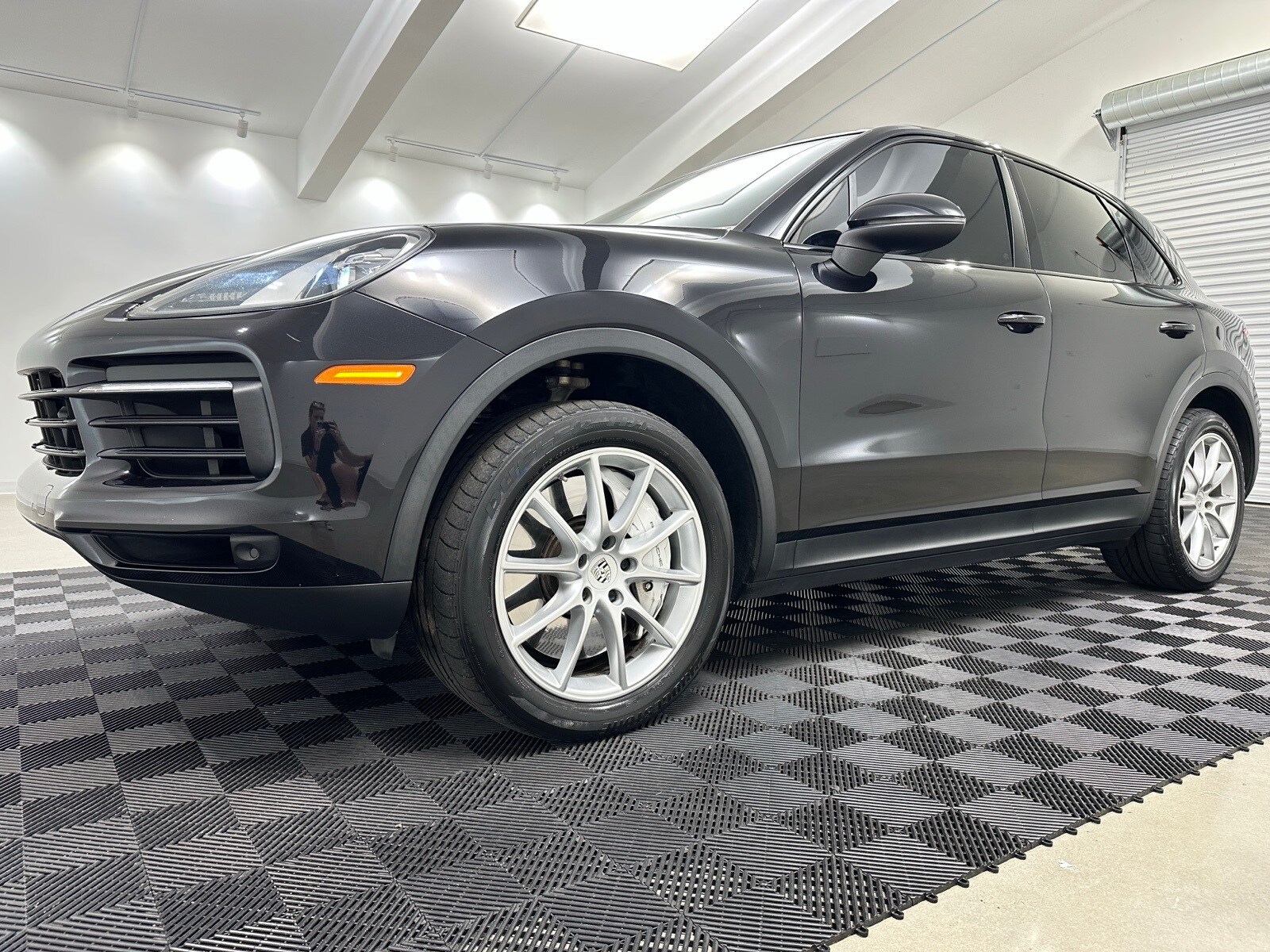 2019 Porsche Cayenne Base photo 3