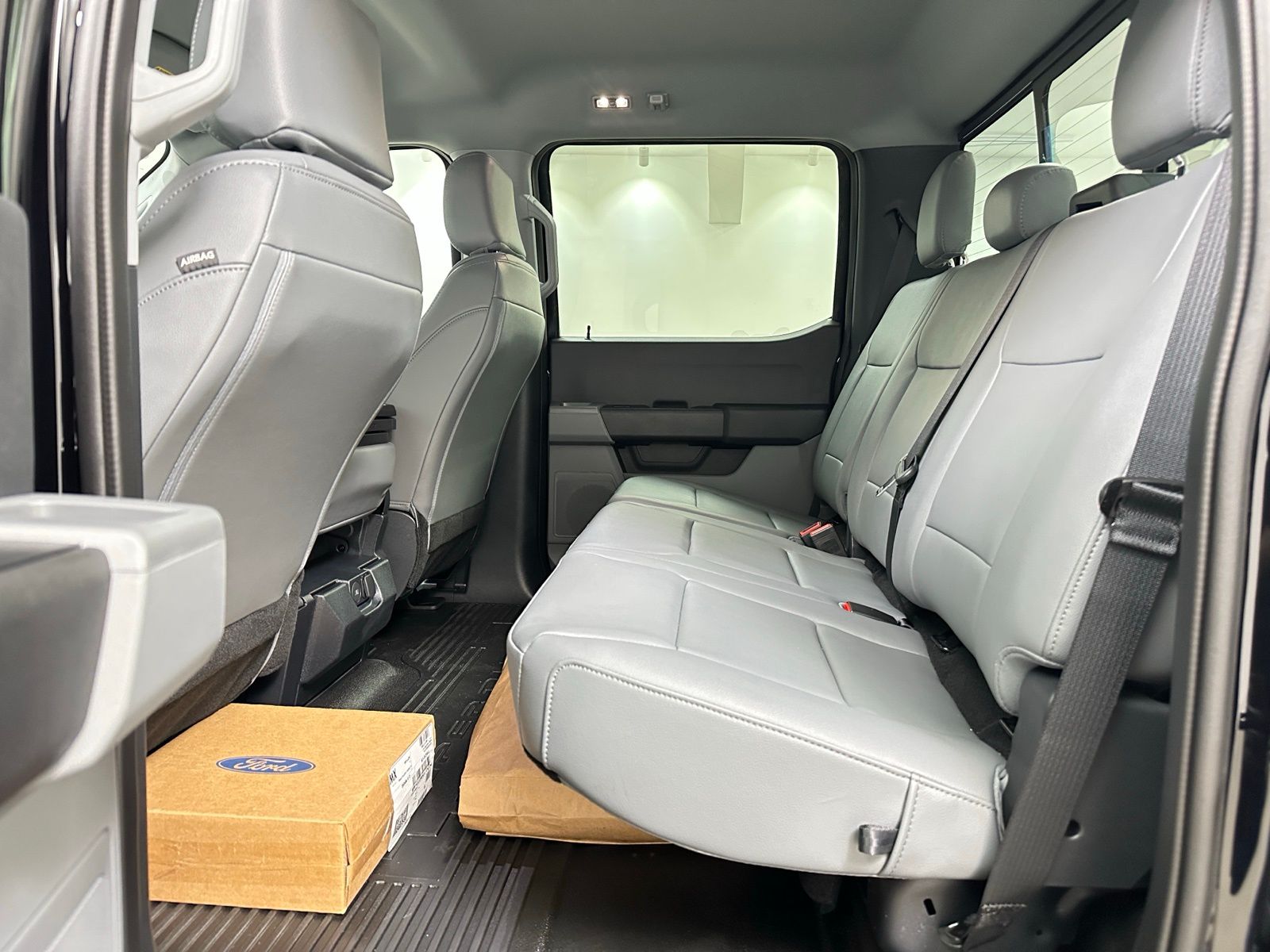 2025 Ford F-350 Super Duty Chassis Cab XL - Photo 18