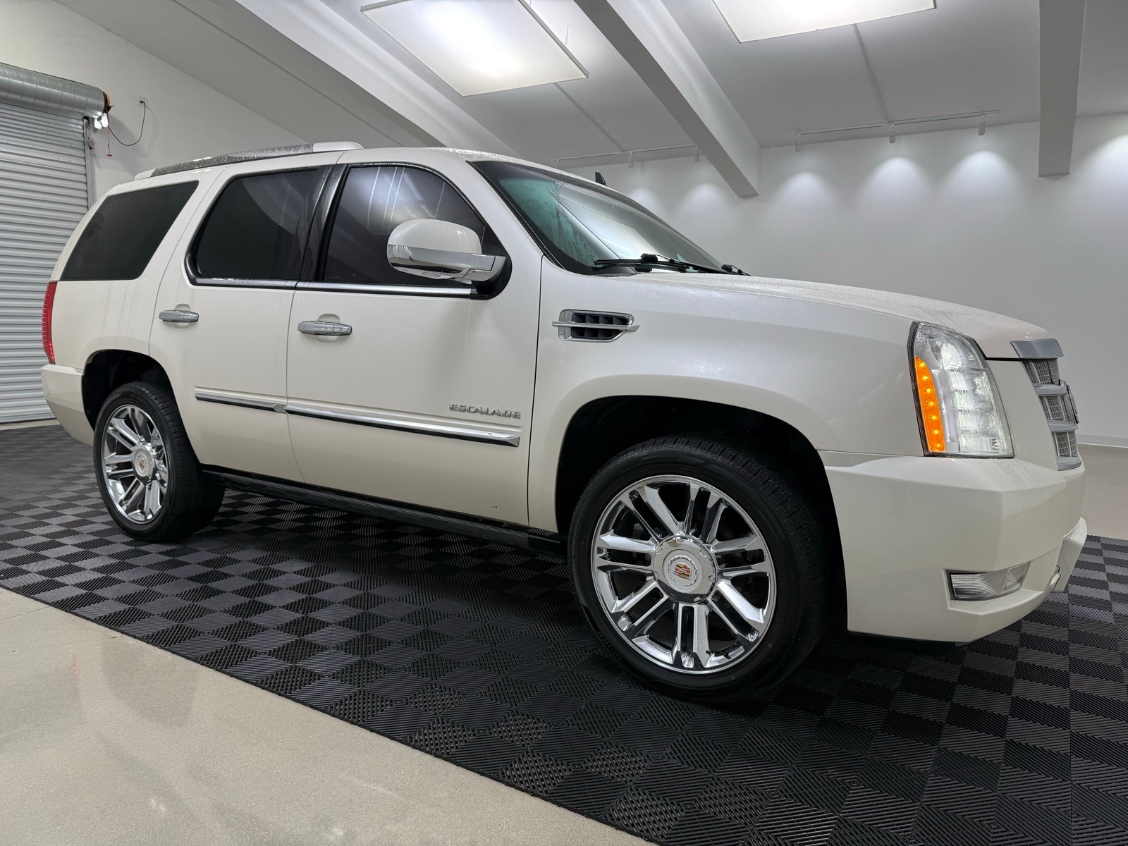 2013 Cadillac Escalade Platinum Edition's photo