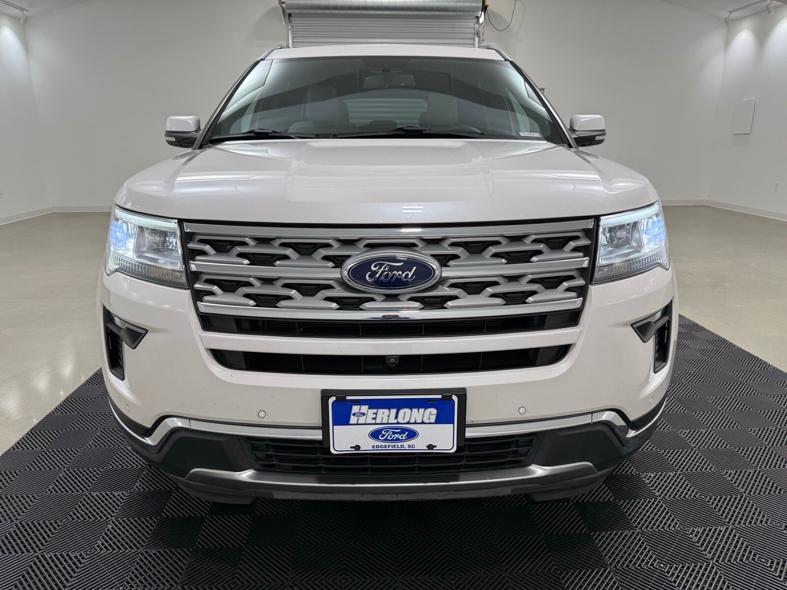 2018 Ford Explorer Limited photo 2