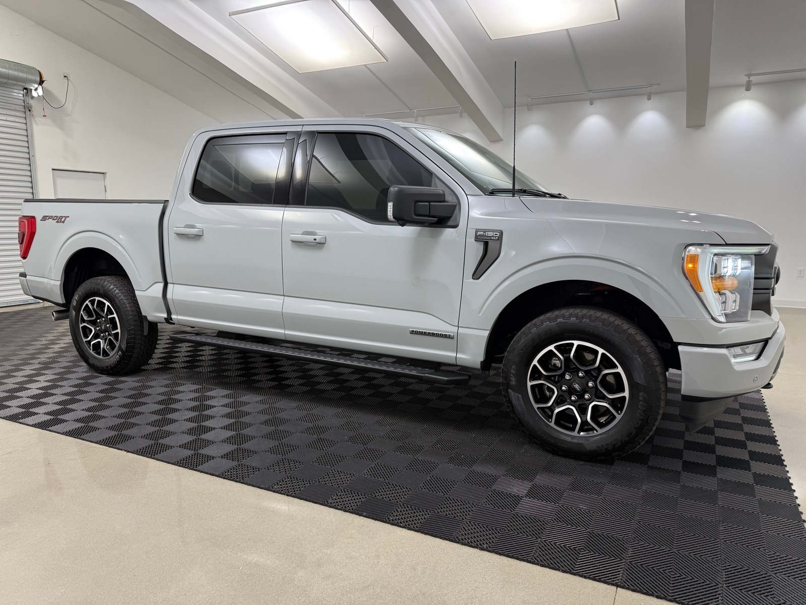 2023 Ford F-150 XLT's photo