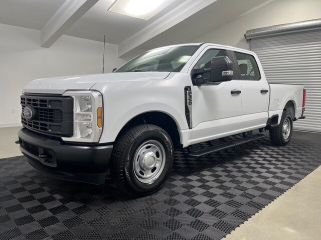 2024 Ford F-350 photo 3