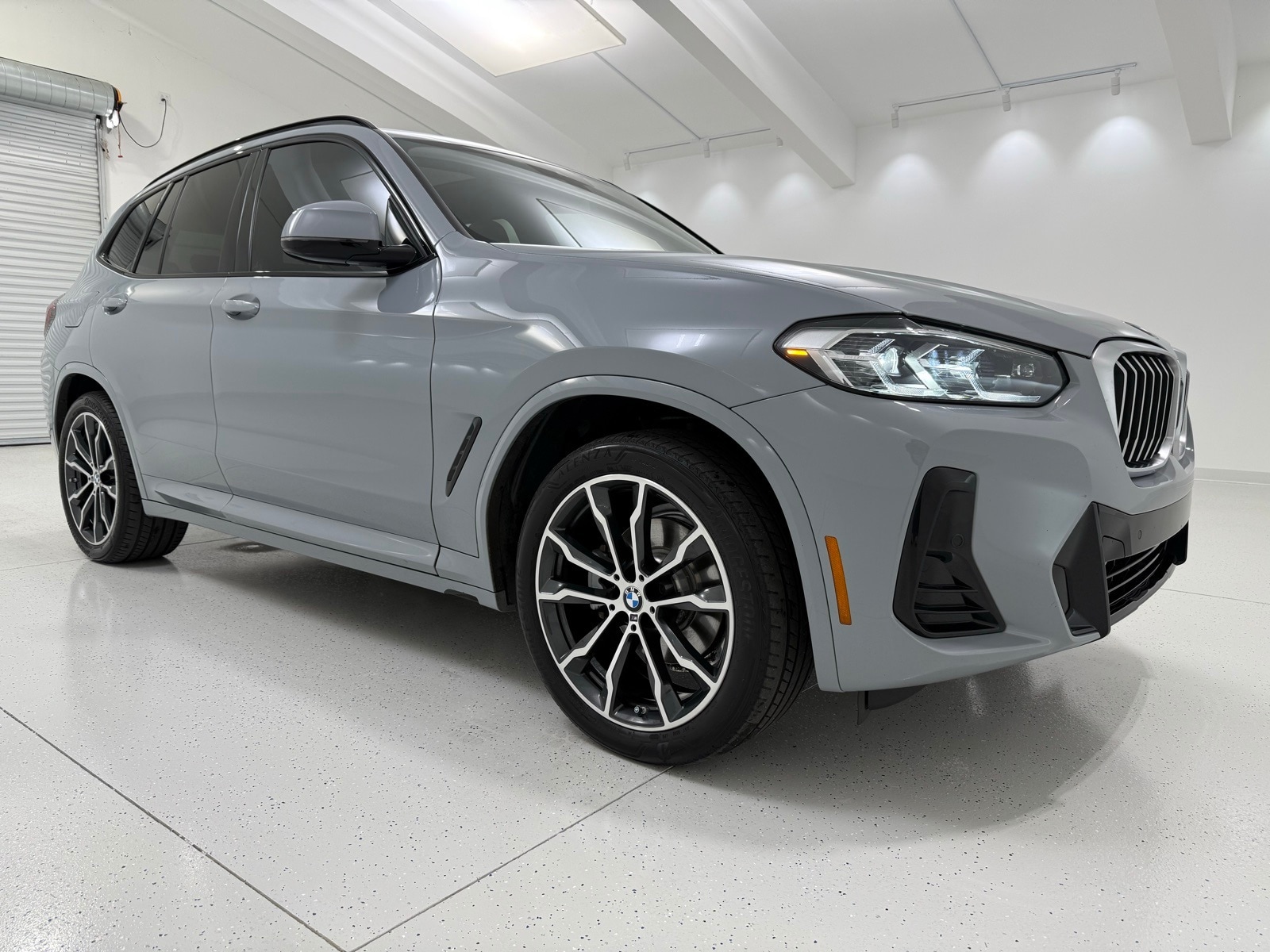 2022 BMW X3 30i's photo