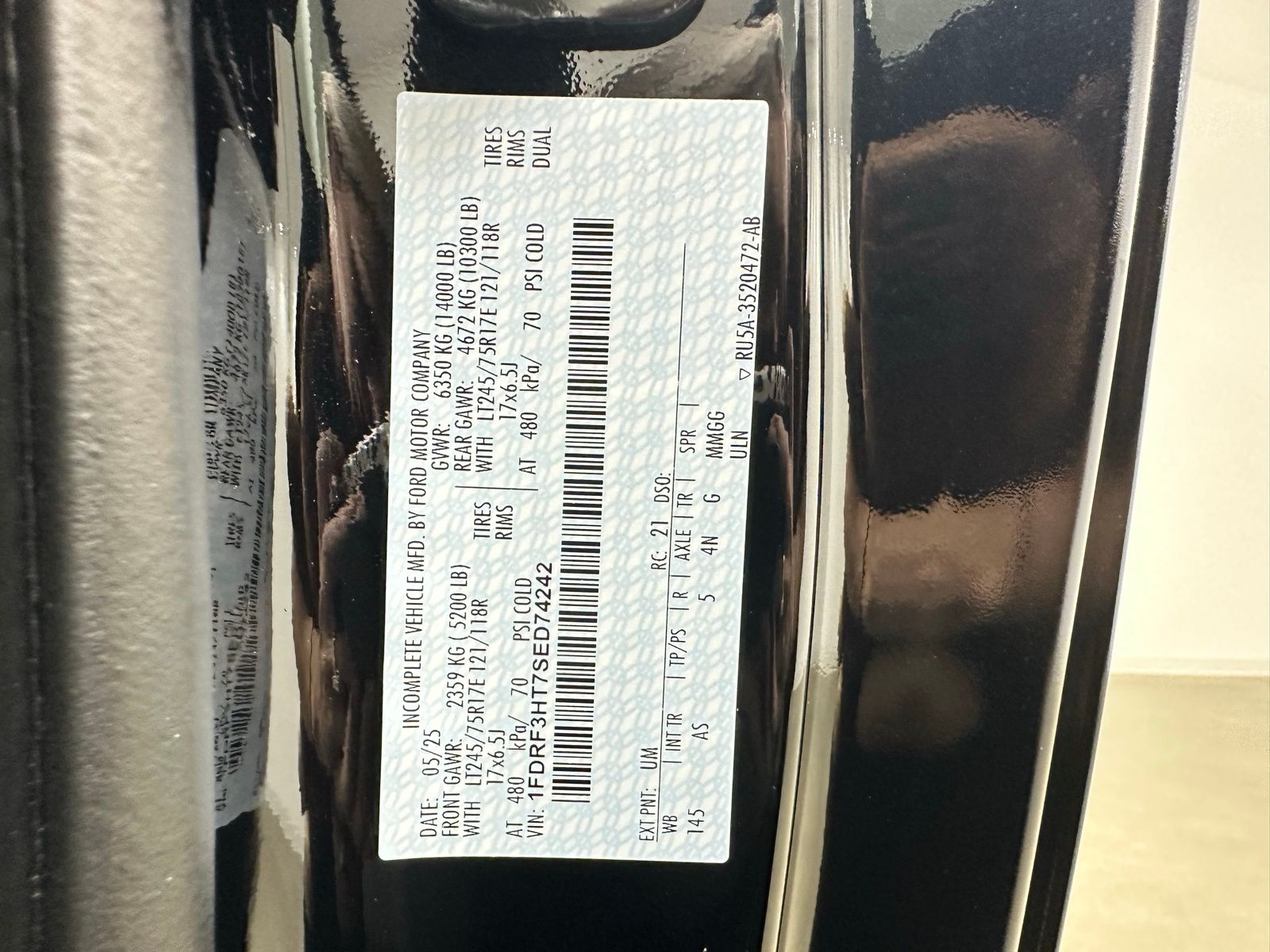 2025 Ford F-350 Super Duty Chassis Cab XL - Photo 24