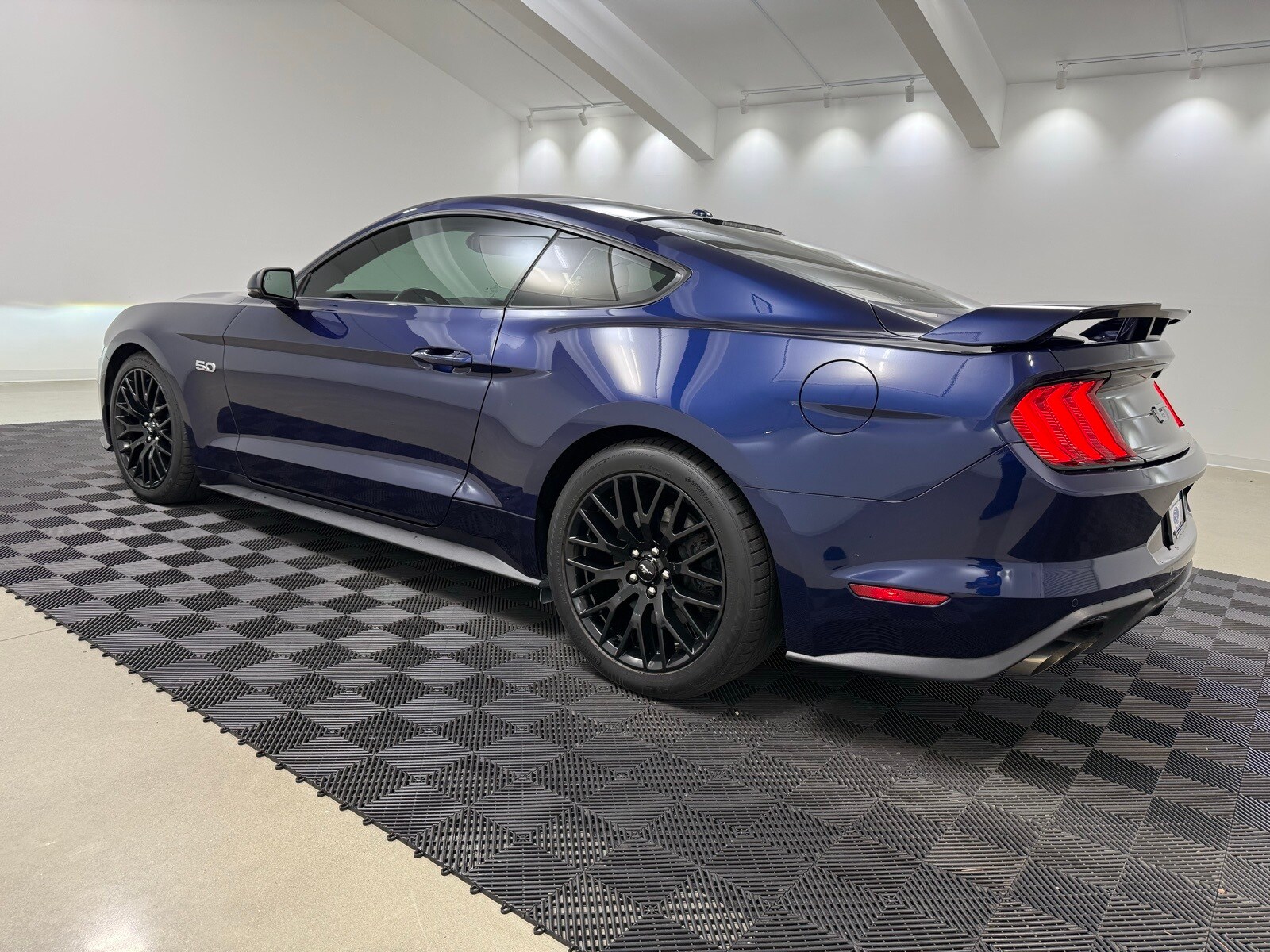 2020 Ford Mustang GT Premium photo 3