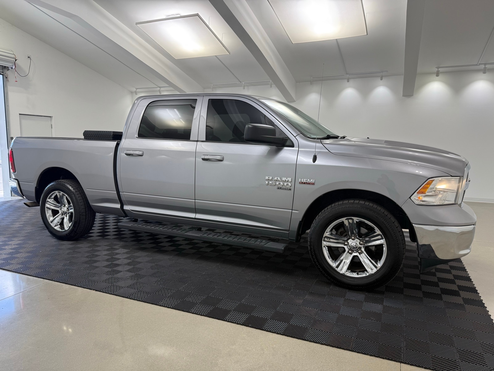 2021 RAM Ram 1500 Classic SLT's photo