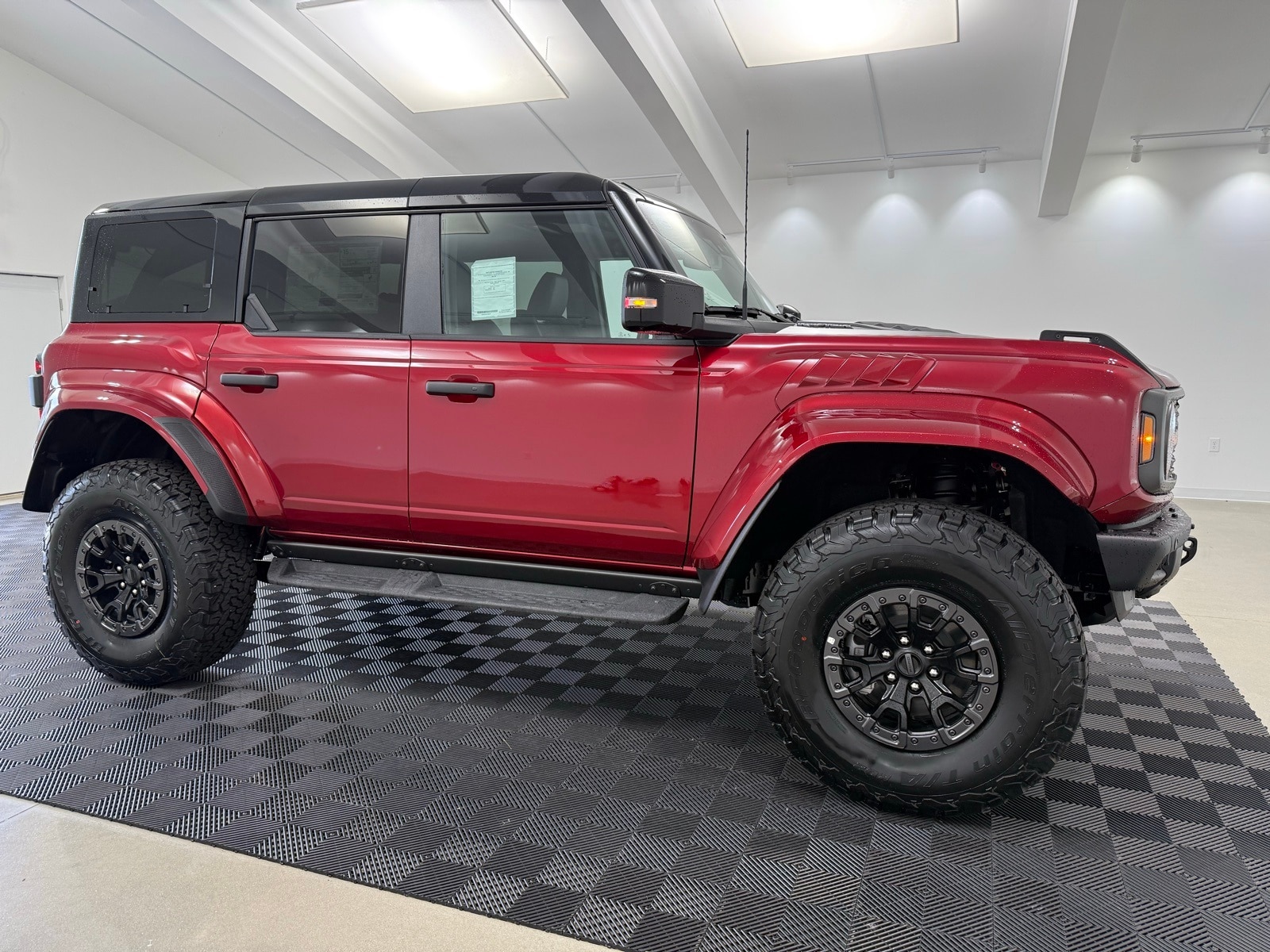 2025 Ford Bronco 4-Door Raptor's photo