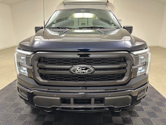 2025 Ford F-150 Lariat photo 2