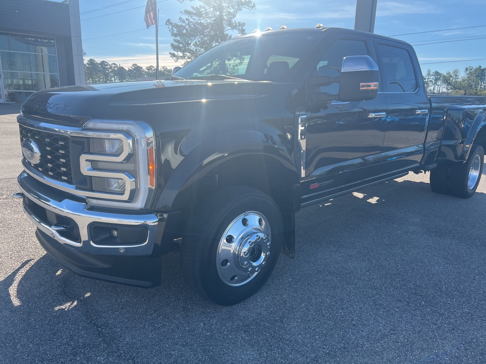 2023 Ford F-450 Super Duty King Ranch's photo