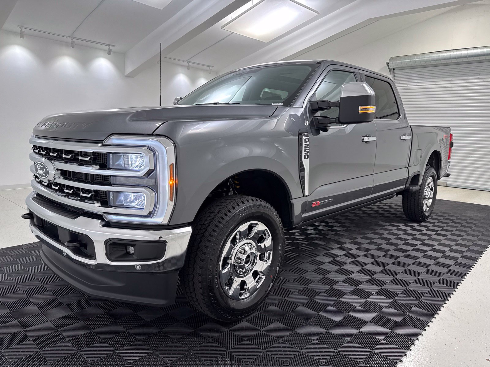 New 2027 Ford F-250SD Lariat Truck