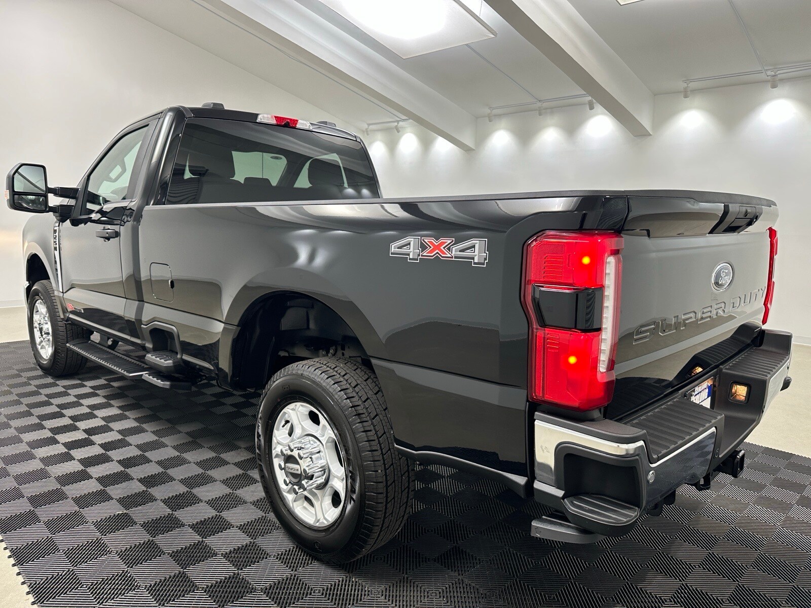 2025 Ford F-250 photo 4