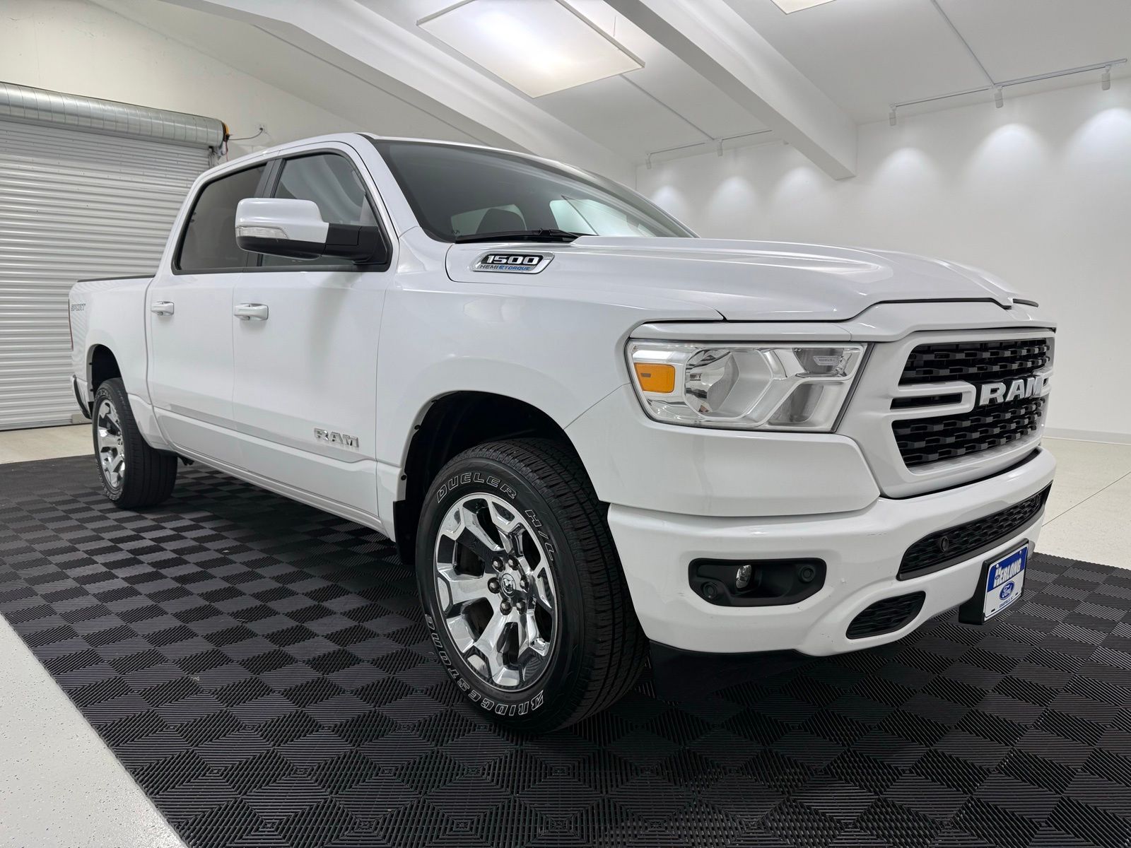 2022 RAM 1500 Big Horn/Lone Star 4x4 Crew Cab 5'7's photo