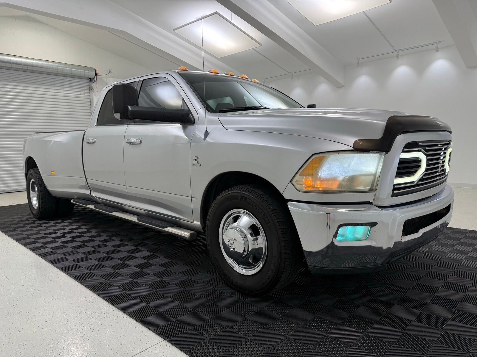 2010 RAM 3500 SLT Crew Cab LWB DRW's photo